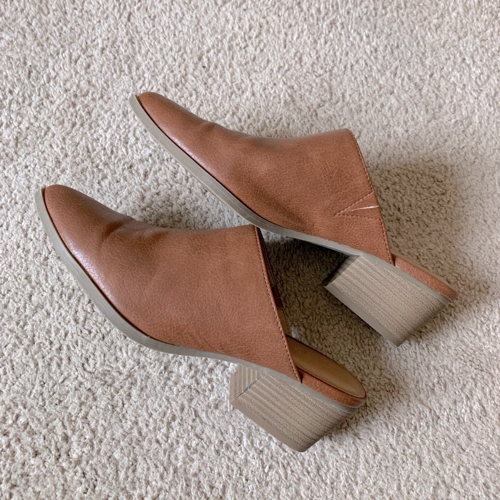 Universal Thread Brown Heeled Mules